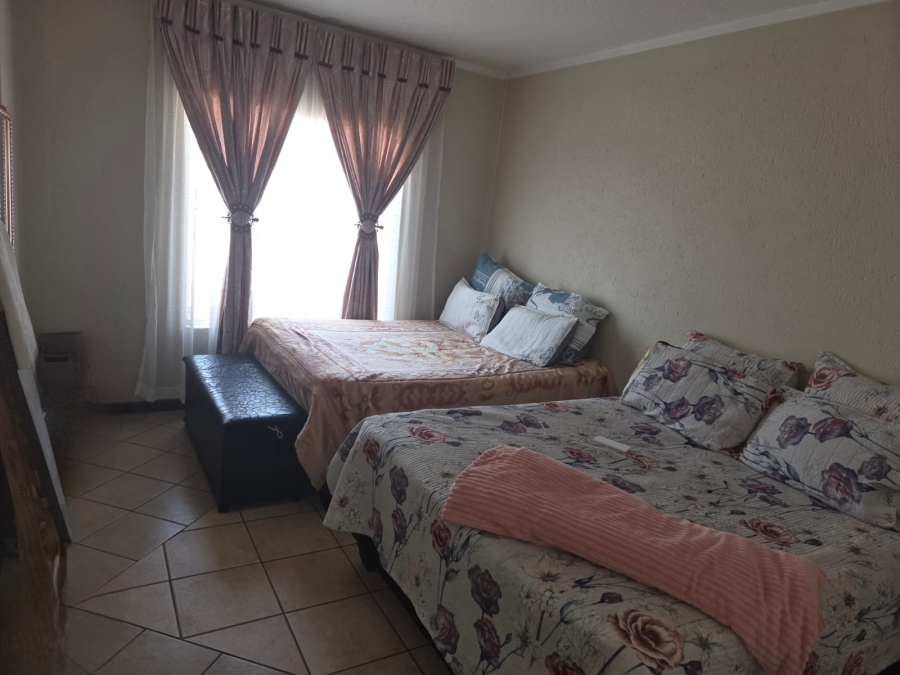 2 Bedroom Property for Sale in Rustenburg Central North West